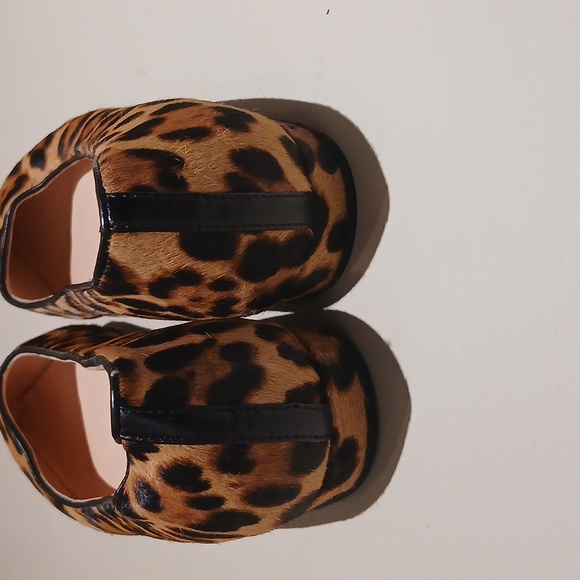 J. Crew Leopard Pattern Flats Size 8.5 with bonus leopard-print wristlet - Picture 5 of 12